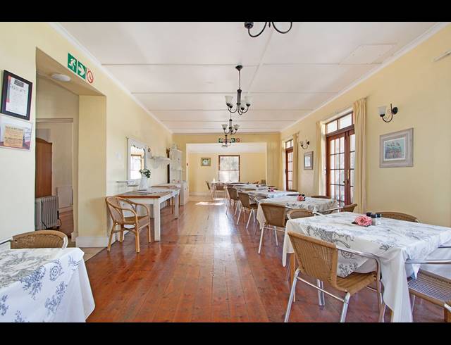 1,500M² GUESTHOUSE FOR SALE IN WALMER ESTATE